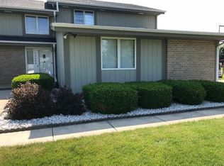 10402 N Magnolia Dr, Mequon, WI 53092