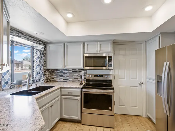 905 E BLUEFIELD Avenue, Phoenix, AZ 85022