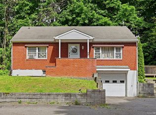 6 Riverview Avenue, New Windsor, NY 12553
