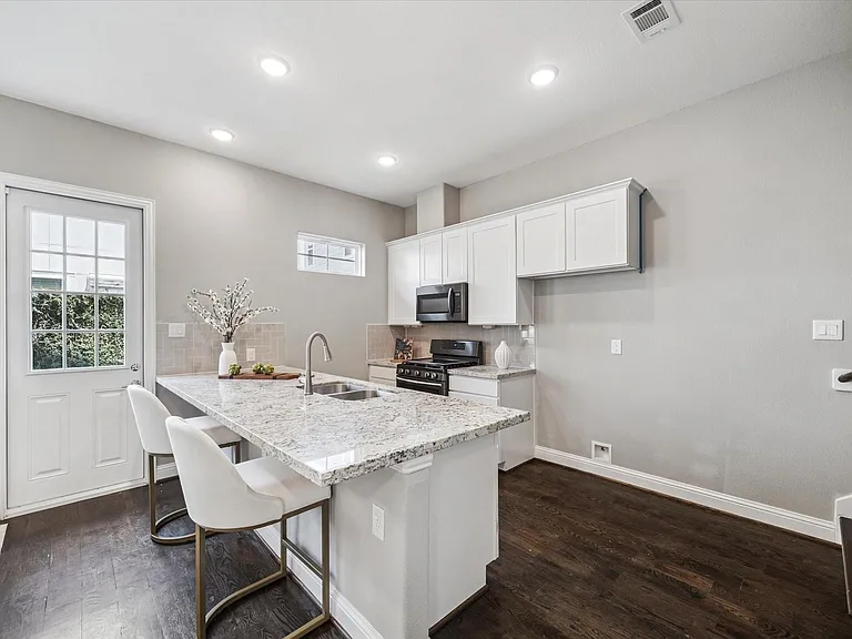 5443 Camaguey St — Photo 8