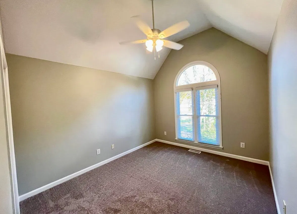 3 bed, 1600 sqft, $2,100 — Photo 4