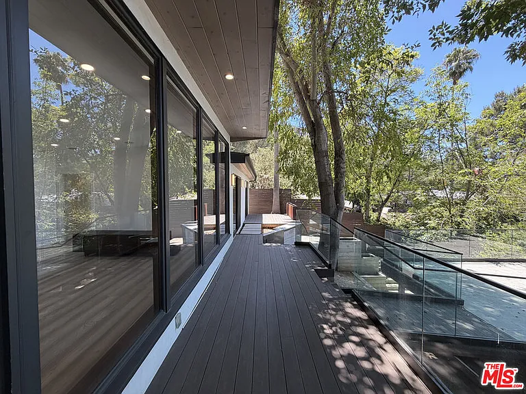 3565 Multiview Dr — Photo 23