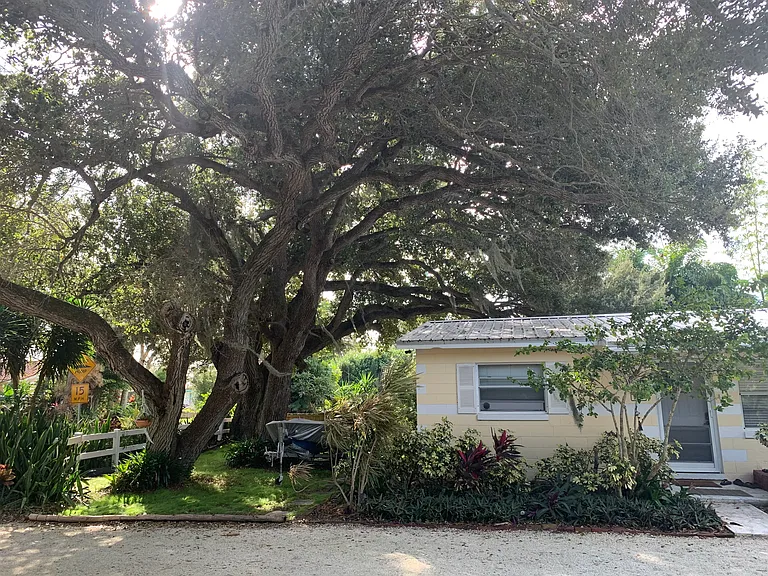 1557 S Banana River Dr — Photo 22