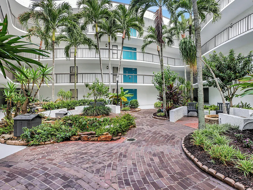 1357 NE Ocean Blvd #311