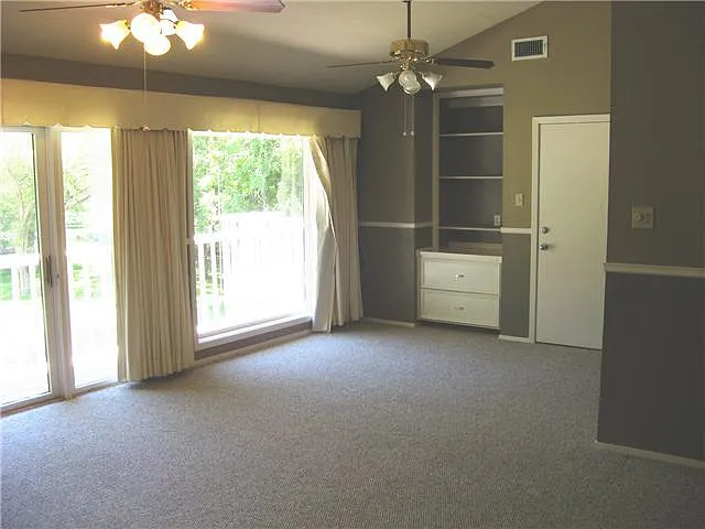 2001 Manana St — Photo 9
