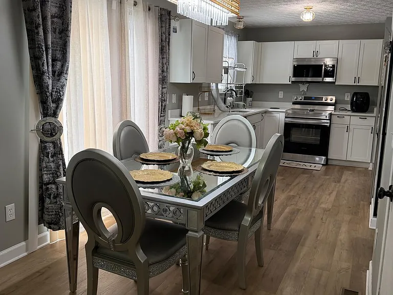 8305 Crete Ln — Photo 16