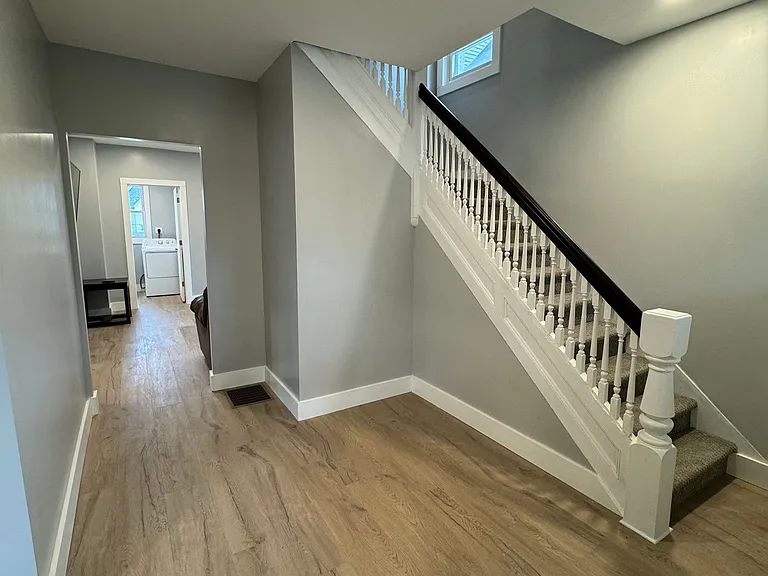 2515 Olyphant Ave — Photo 5