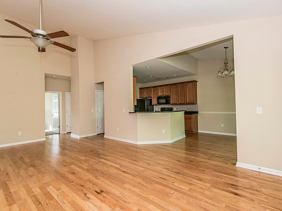 4th image of 3803 Bonnecrest Ln
