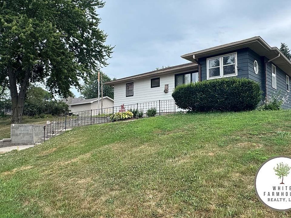1st image of 917 Maple St