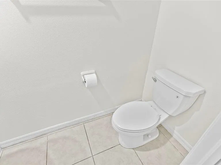 14442 Editors Note St — Photo 15