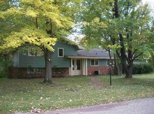 21 Maplewood Dr, Stevens Point, WI 54481