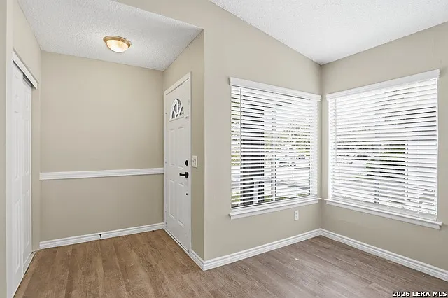 9855 Meadow Way — Photo 3