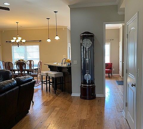 2nd image of 553 Shelby Cir