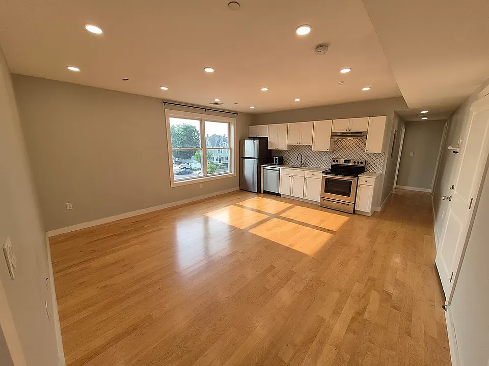 344 Salem St #4