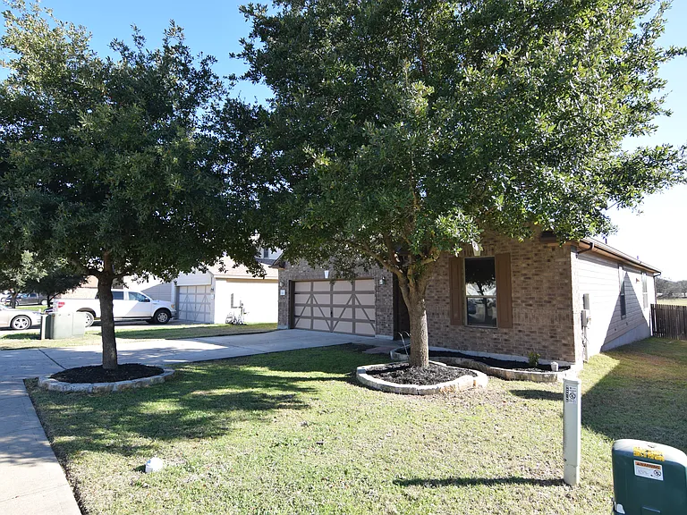 823 Tumbleweed Trl — Photo 3