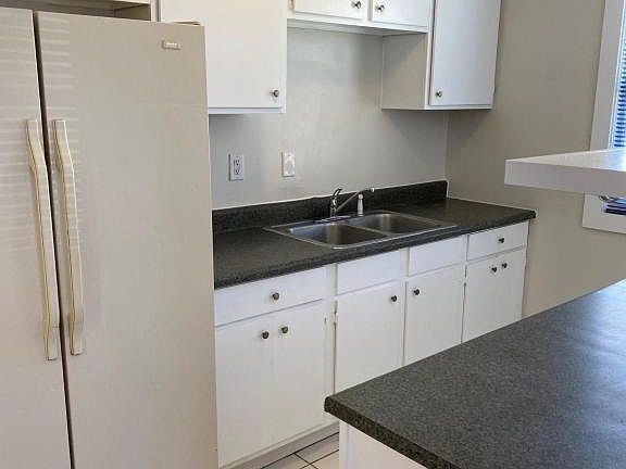4th image of 412 Chestnut Dr