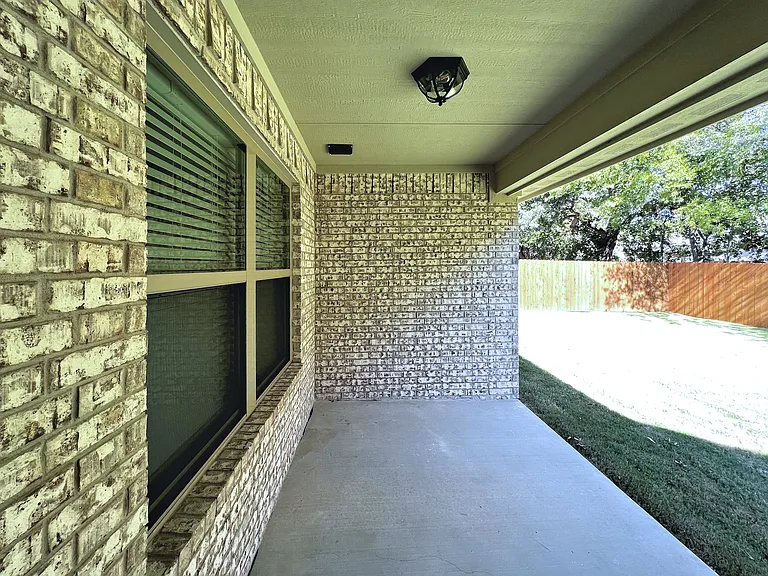 219 Clover Cir — Photo 19