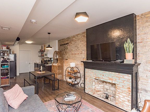 2nd image of 2317 W Foster Ave #1