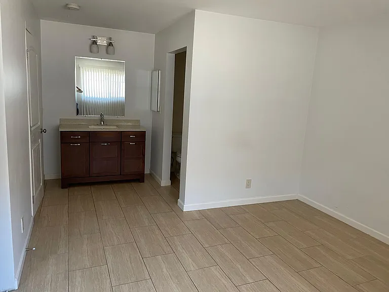 1559 W 205th St #3 — Photo 9