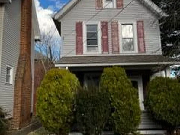 32 8th St SW, Massillon, OH 44647