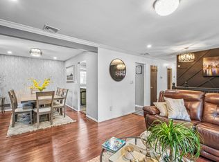 5 Lantern St, Huntington, NY