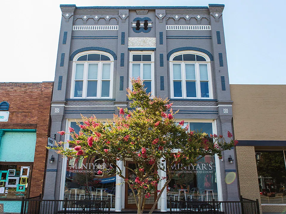114 Broad St #206