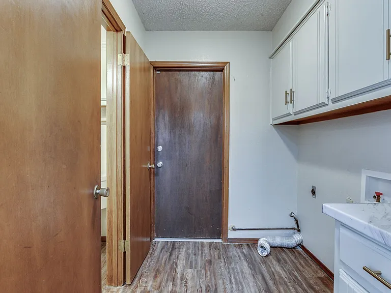 1705 N Gleason Ave — Photo 24