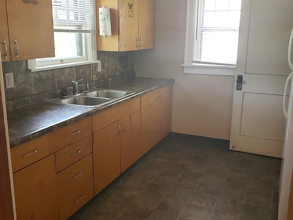3rd image of 1355 N 39th St