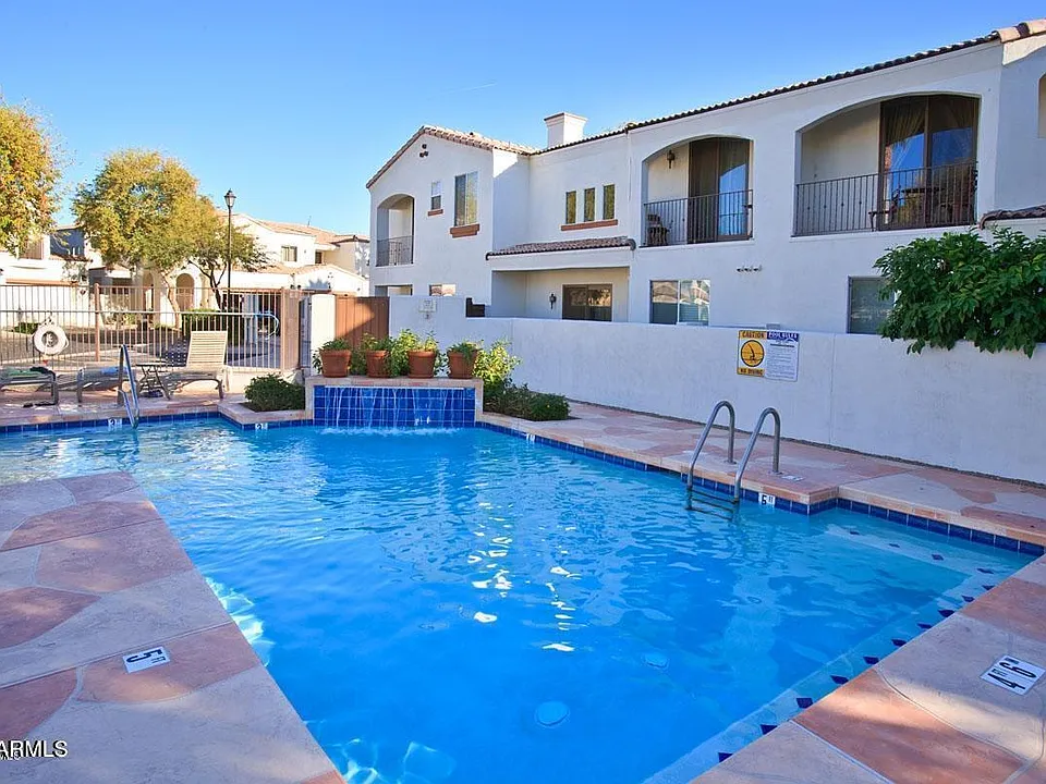 1750 E Ocotillo Rd #17