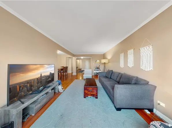 9707 Fourth Avenue image 1 of 17