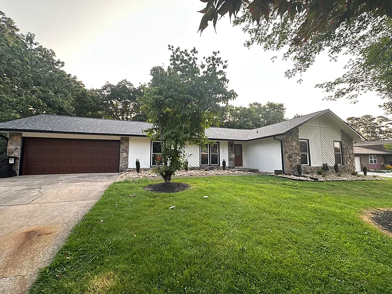 1016 Misty Springs Rd — Photo 1