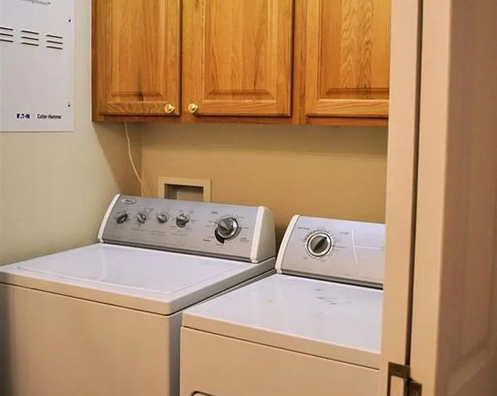 415 Oak Tree Blvd — Photo 5