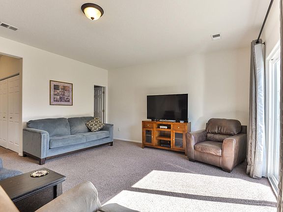 93 Grays Ln Severance CO 80550-large-016-21-FamilyRoom2-1498x1000-72dpi.jpg