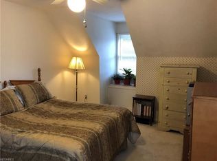5489 Oak Ridge Dr, Willoughby, OH 44094