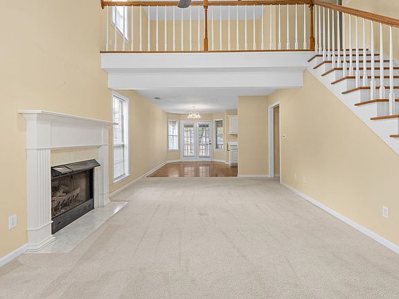 3rd image of 109 Twin Oaks Ct