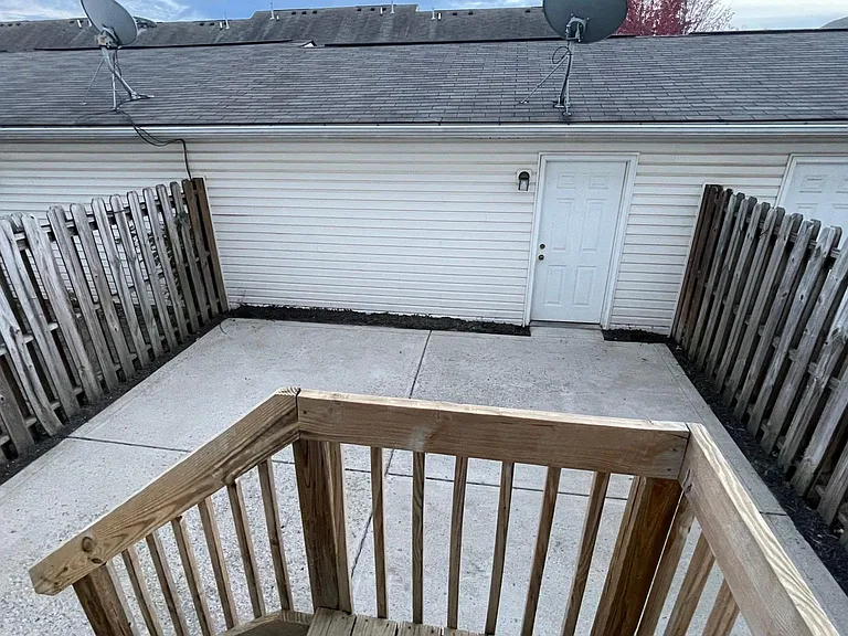 593 Lazelle Rd — Photo 21