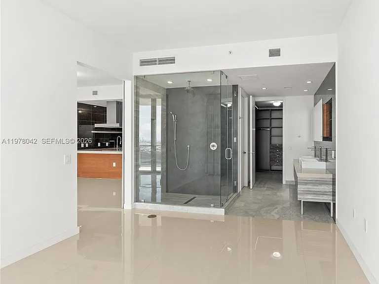 1100 Biscayne Blvd #3404 — Photo 20