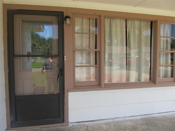 4th image of 1232 Dakota St