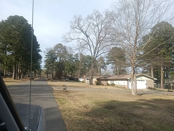 4th image of 545 Berg Ave