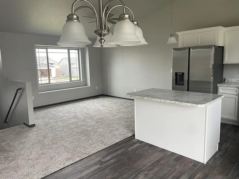 408 Yelner Dr — Photo 3