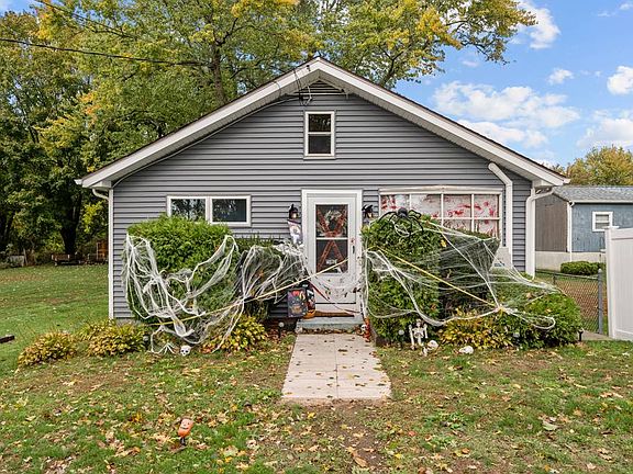 2nd image of 153 Puffer Ave