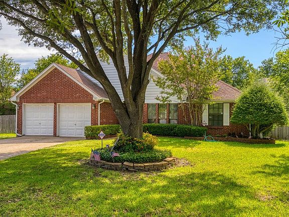 4th image of 830 Johnston Ln