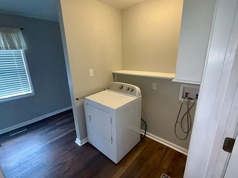 914 Birch St — Photo 12