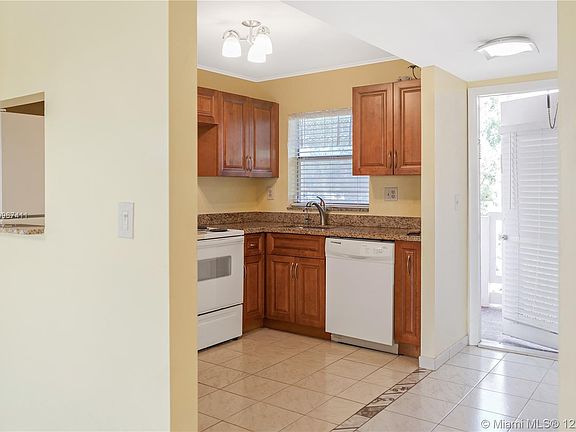 5th image of 9601 Sunrise Lakes Blvd APT 309