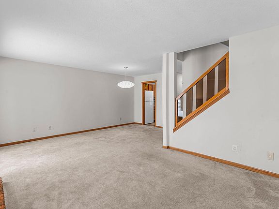 4th image of 192 Bridlewood Dr