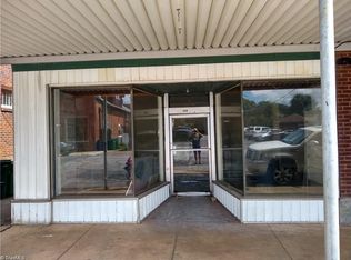 118 W Murphy St, Madison, NC 27025