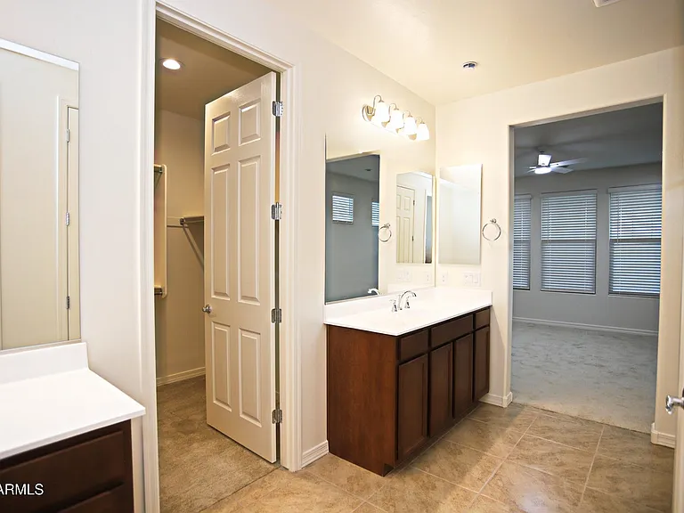 879 W Finch Dr — Photo 11