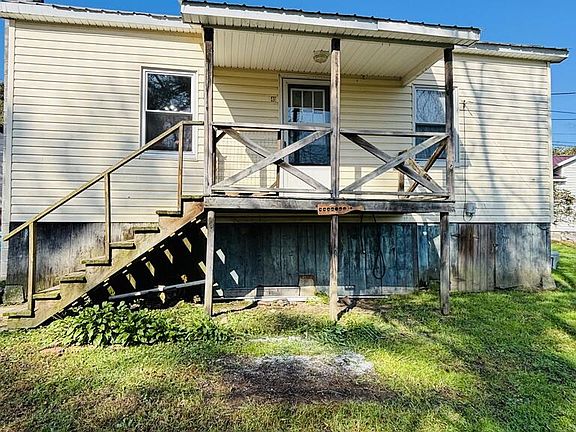 3rd image of 40 Painter Rd