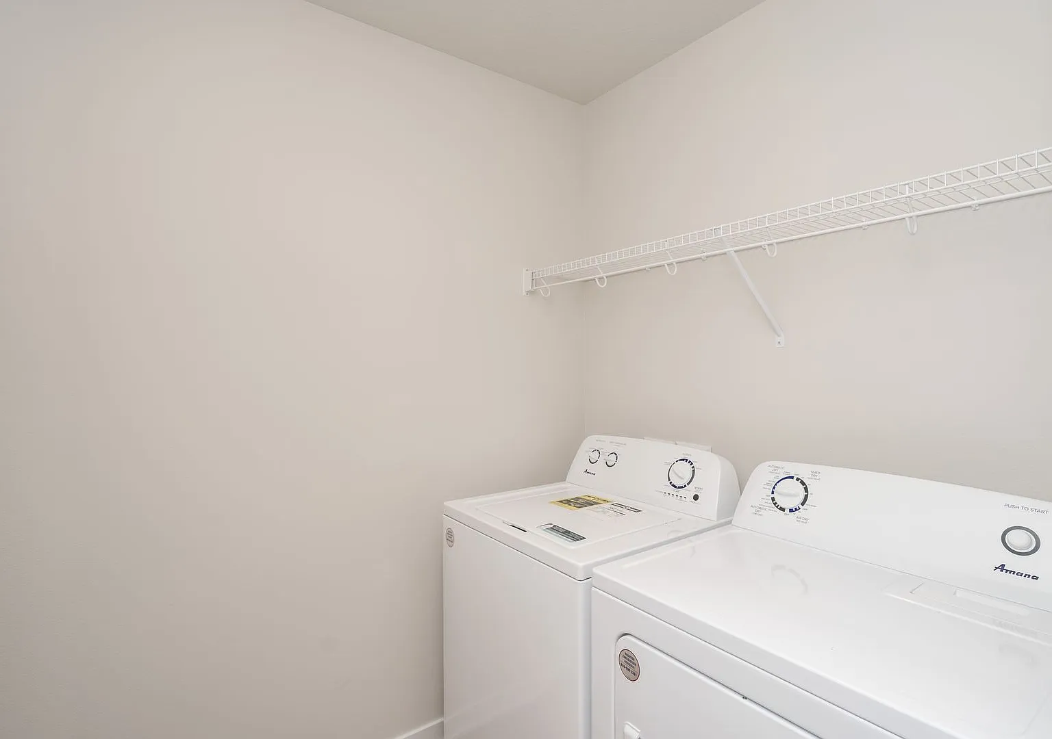 New 3 Bedroom, 2 Bath Ranch Twin Home for Rent! — Photo 4