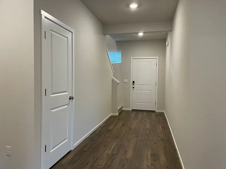 4941 NE 24th Ave — Photo 4